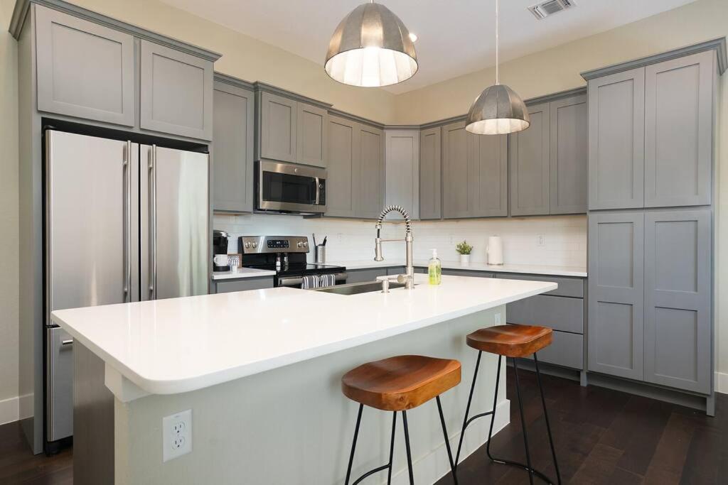 Spacious, Sleeps 6, St Phillips, King Bed 샌안토니오 외부 사진
